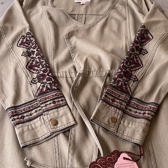 NWT Knox Rose, Embroidered Sleeve Detail, Cinched Waist, Drawstring tie Jacket - Picture 4 of 9